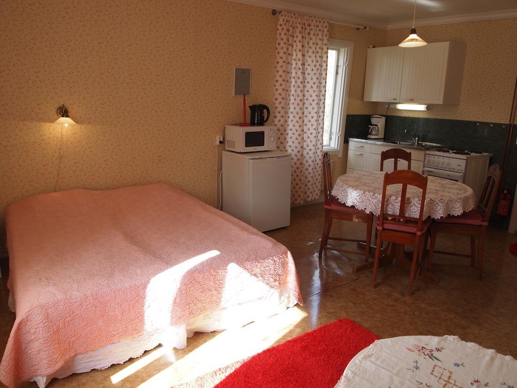 Tammiston Cottages Naantali Phòng bức ảnh